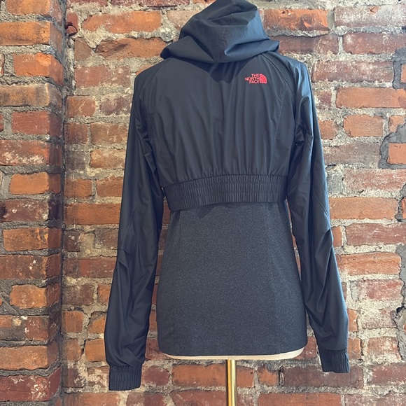 The North Face Grey Hooded Windbreaker - Picture 4 of 11